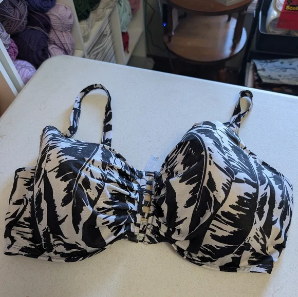 LANE BRYANT/Cacique SWIM PALM LEAVES STRAPPY UNDERWIRE BIKINI TOP-sz 46F - Picture 2 of 7